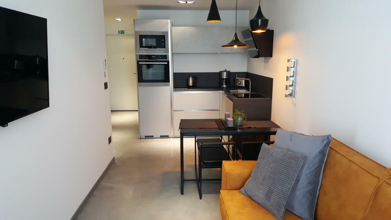Apartman Vip, With Free Garage Parking PUY 외부 사진