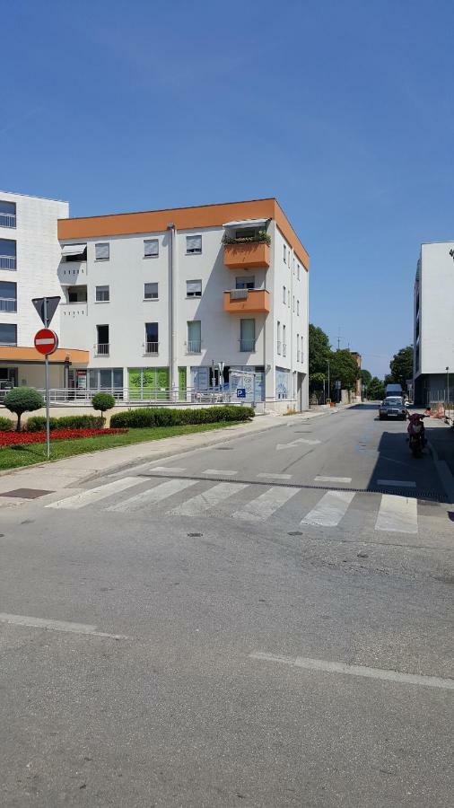 Apartman Vip, With Free Garage Parking PUY 외부 사진