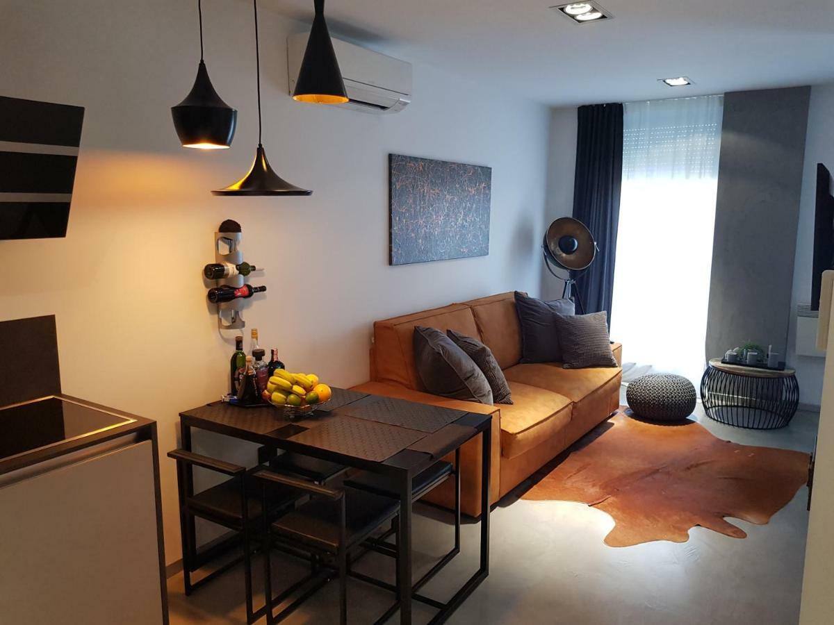 Apartman Vip, With Free Garage Parking PUY 외부 사진
